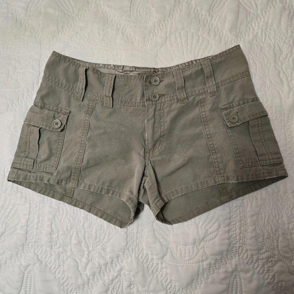 Khaki Utility Cargo Shorts made by PLUGG Size 5